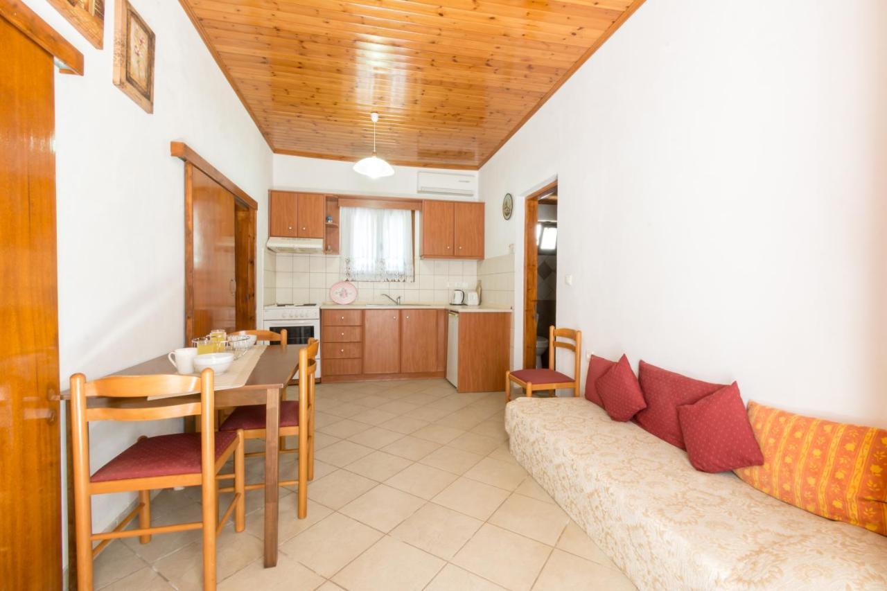 Roys Blu Apartament Kávos